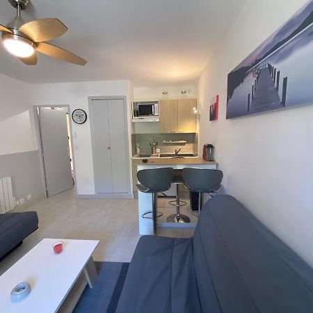 Bandol Studio Apartment Luaran gambar